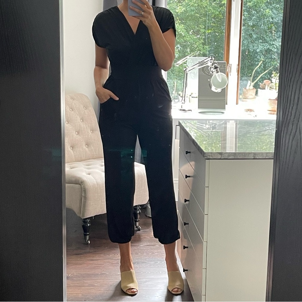 Excellent Condition! Elegant Black Jumpsuit with Short Sleeves Size M
